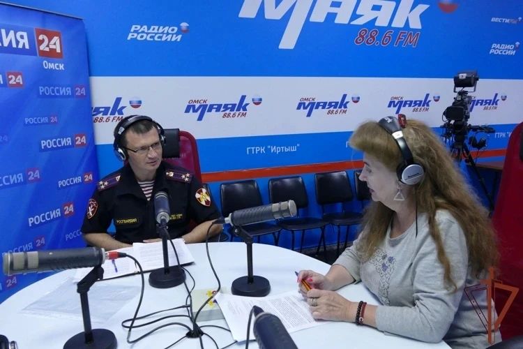 Военнослужащие и сотрудники Сибирского округа Росгвардии рассказали о службе в эфире региональных СМИ Военнослужащие и сотрудники Сибирского округа Росгвардии рассказали о службе в эфире региональных СМИ