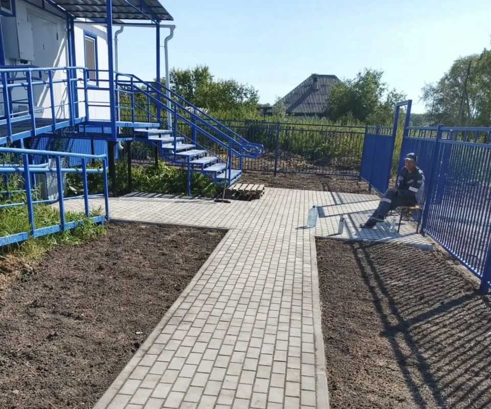 В Усть Ишимском районе завершено благоустройство территории вокруг новых ФАпов В Усть Ишимском районе завершено благоустройство территории вокруг новых ФАпов