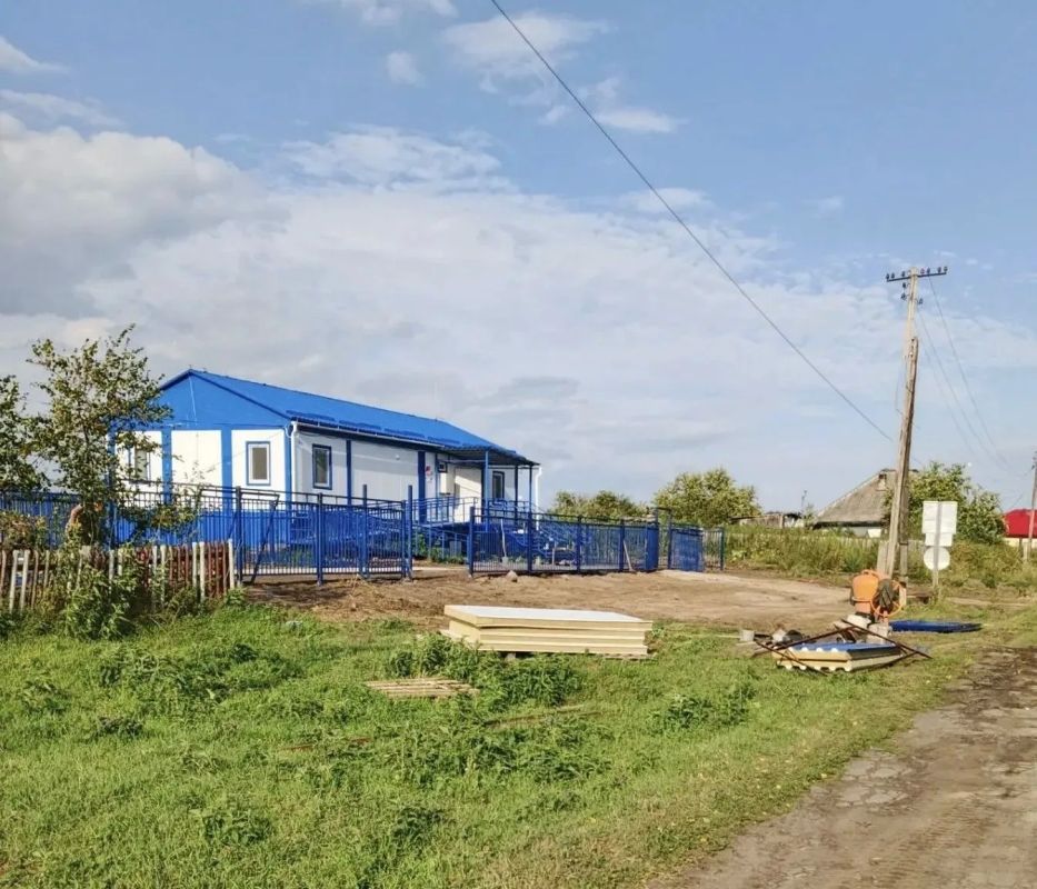 В Усть Ишимском районе завершено благоустройство территории вокруг новых ФАпов В Усть Ишимском районе завершено благоустройство территории вокруг новых ФАпов