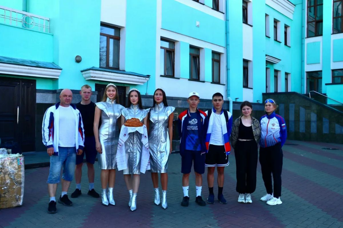 В Культурную столицу прибыли участники Спартакиады народов России по велоспорту на треке В Культурную столицу прибыли участники Спартакиады народов России по велоспорту на треке