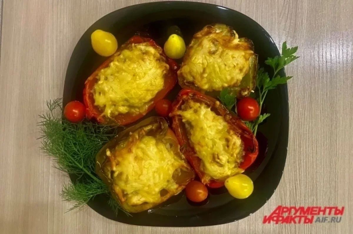 Сочнее, чем в детстве! Фаршированные перцы под сырной шубкой в духовке
