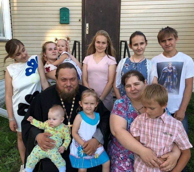 Владимир Путин наградил орденом «Родительская слава» две семьи из Омской области Владимир Путин наградил орденом «Родительская слава» две семьи из Омской области