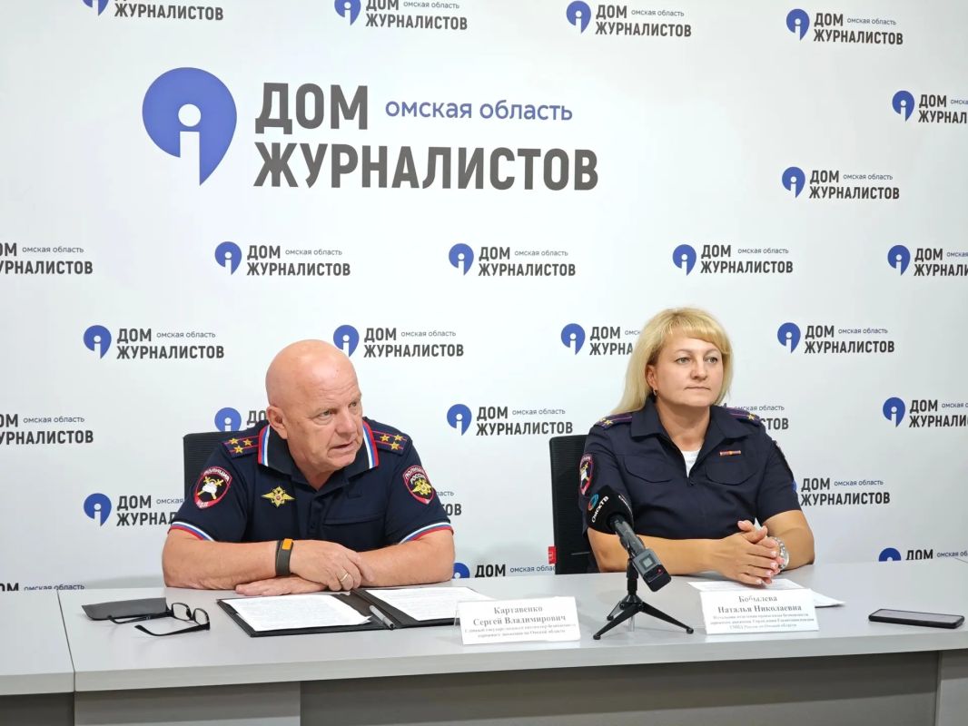 Сотрудники Госавтоинспекции призвали омичей к внимательности и строгому соблюдению ПДД в преддверии Дня знаний