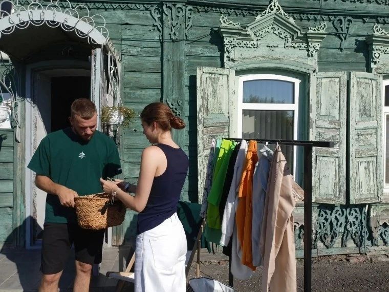 В Омске на «Зеленой среде» теперь можно не только сдать вторсырьё, но и обменяться одеждой