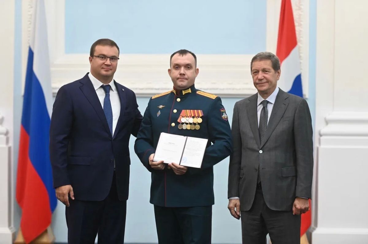 Виталий Хоценко: Вручили дипломы участникам регионального кадрового проекта «ПРОдвижение ГЕРОЕВ», который мы запустили в Омской области по поручению нашего Президента Владимира Владимировича Путина Виталий Хоценко: Вручили дипломы участникам регионального кадрового проекта «ПРОдвижение ГЕРОЕВ», который мы запустили в Омской области по поручению нашего Президента Владимира Владимировича Путина