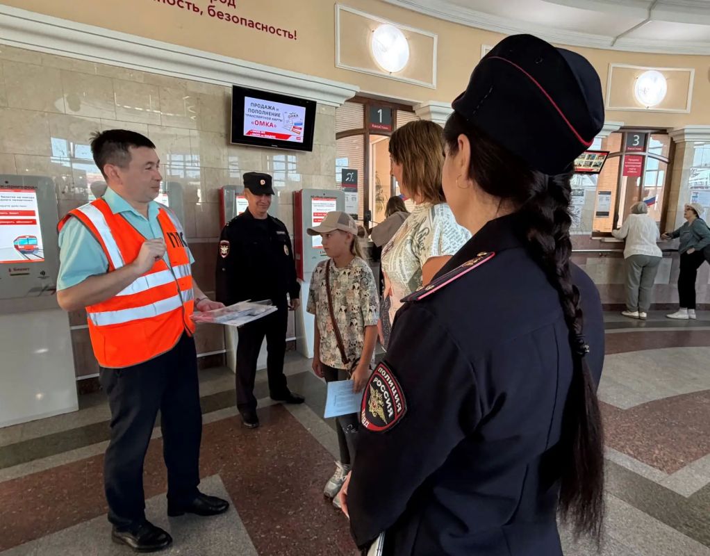 Транспортные полицейские Омска присоединились к Всероссийской акции «Безопасный транспорт» Транспортные полицейские Омска присоединились к Всероссийской акции «Безопасный транспорт»