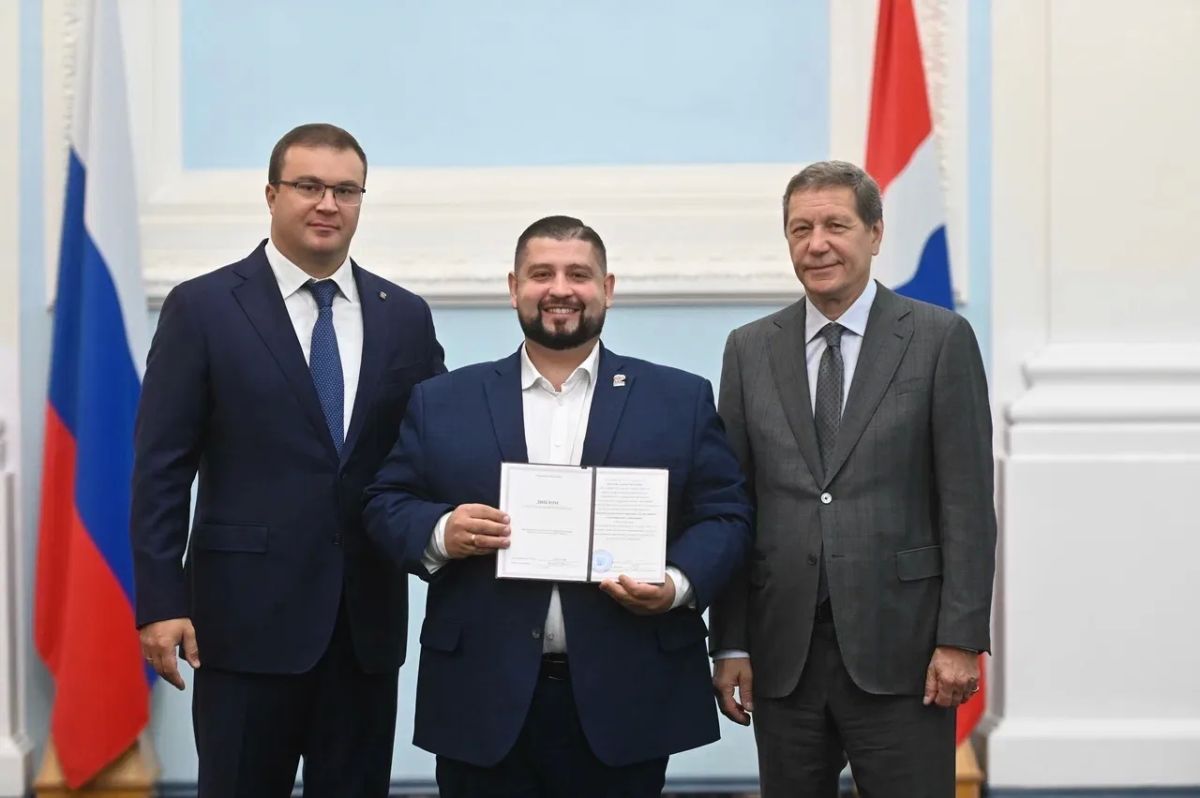 Виталий Хоценко: Вручили дипломы участникам регионального кадрового проекта «ПРОдвижение ГЕРОЕВ», который мы запустили в Омской области по поручению нашего Президента Владимира Владимировича Путина Виталий Хоценко: Вручили дипломы участникам регионального кадрового проекта «ПРОдвижение ГЕРОЕВ», который мы запустили в Омской области по поручению нашего Президента Владимира Владимировича Путина