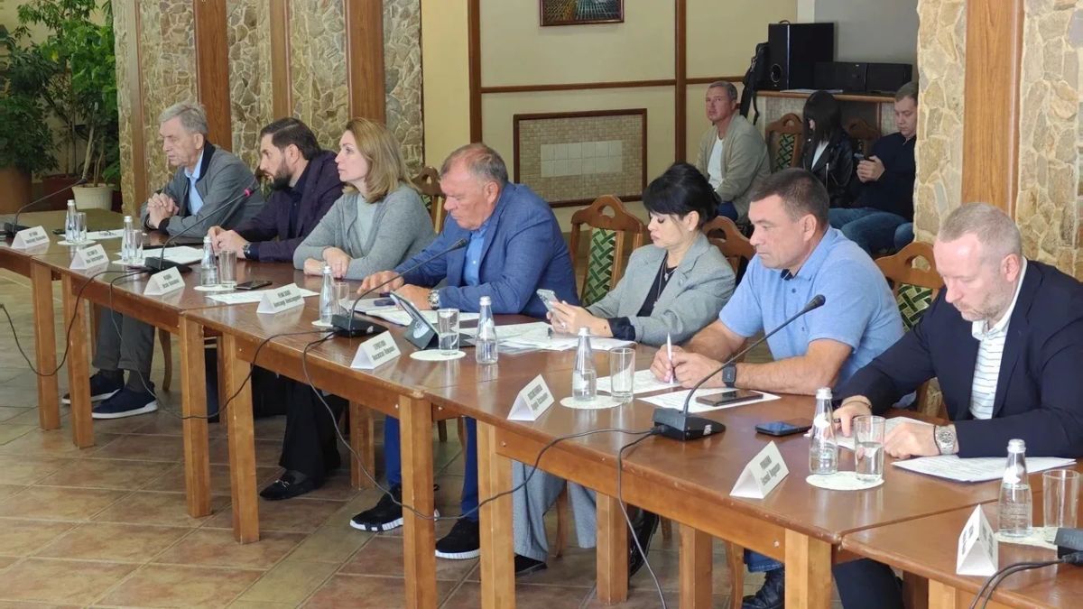Виталий Хоценко: Впервые провели выездное заседание Парламентского клуба Виталий Хоценко: Впервые провели выездное заседание Парламентского клуба