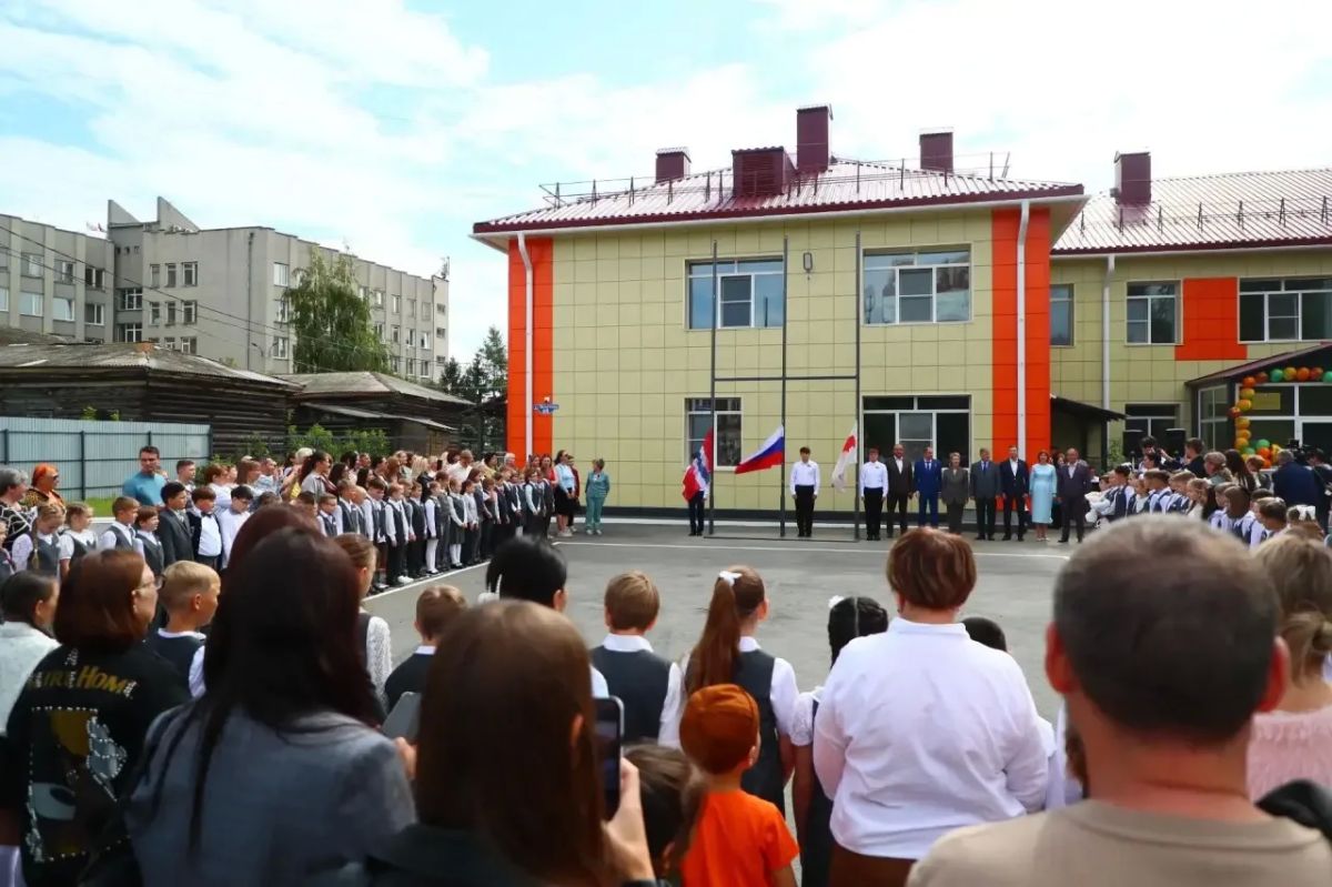 В омской гимназии №85 открылась обновленная начальная школа В омской гимназии №85 открылась обновленная начальная школа