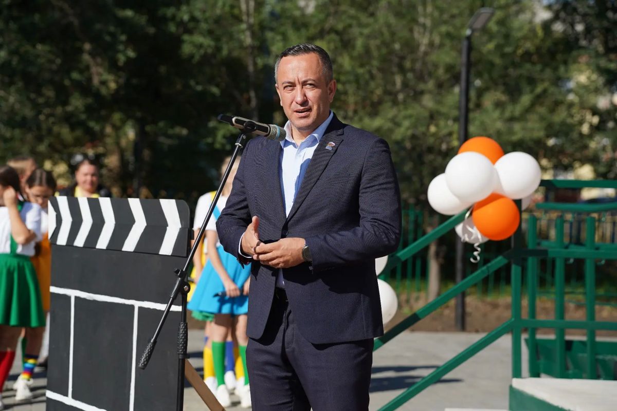Сегодня в Кормиловке состоялось открытие обновленного кино-досугового центра «Дружба» Сегодня в Кормиловке состоялось открытие обновленного кино-досугового центра «Дружба»
