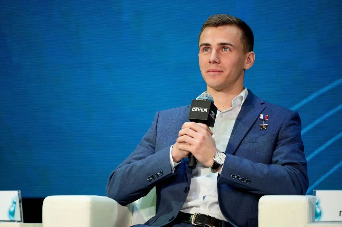 Фестиваль новых медиа в Сенеже: синтез, единство и большая живая матрёшка Фестиваль новых медиа в Сенеже: синтез, единство и большая живая матрёшка