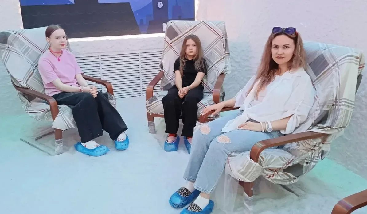 Спелеотерапию и гончарное дело осваивают семьи участников СВО в «Рябинушке» Спелеотерапию и гончарное дело осваивают семьи участников СВО в «Рябинушке»