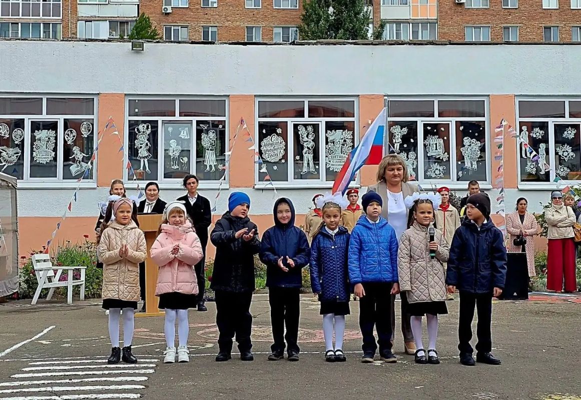 Представители Минздрава приняли участие в торжественных линейках, посвящённых Дню знаний Представители Минздрава приняли участие в торжественных линейках, посвящённых Дню знаний