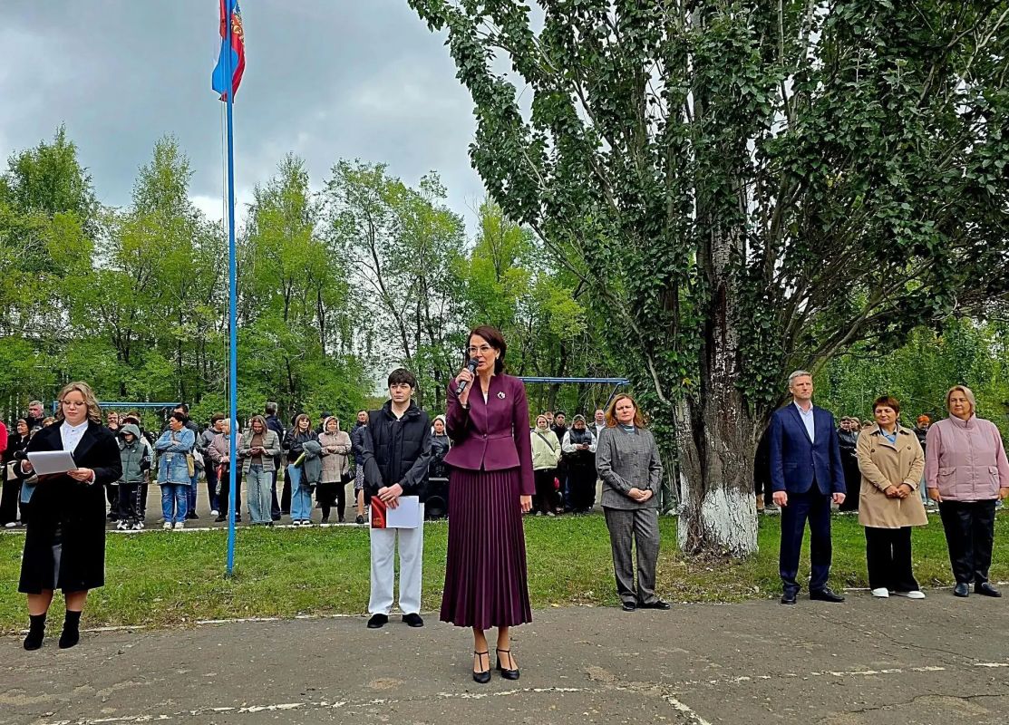 Представители Минздрава приняли участие в торжественных линейках, посвящённых Дню знаний Представители Минздрава приняли участие в торжественных линейках, посвящённых Дню знаний