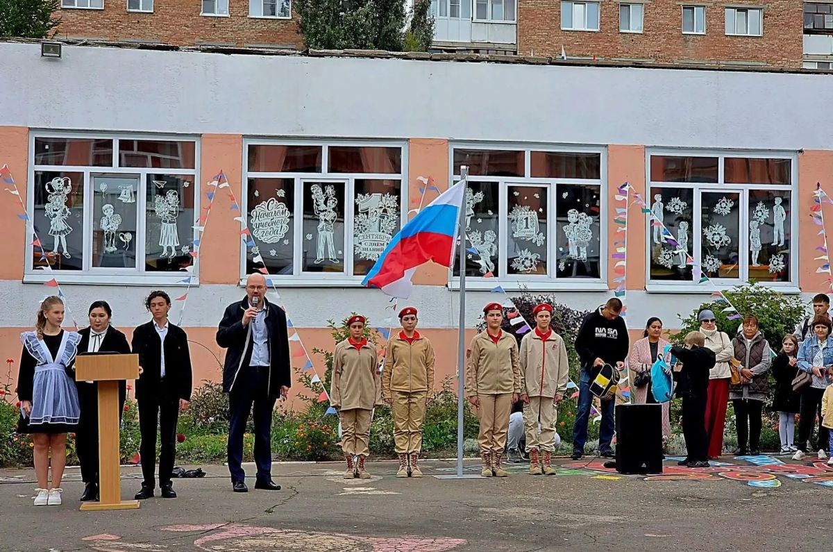 Представители Минздрава приняли участие в торжественных линейках, посвящённых Дню знаний Представители Минздрава приняли участие в торжественных линейках, посвящённых Дню знаний