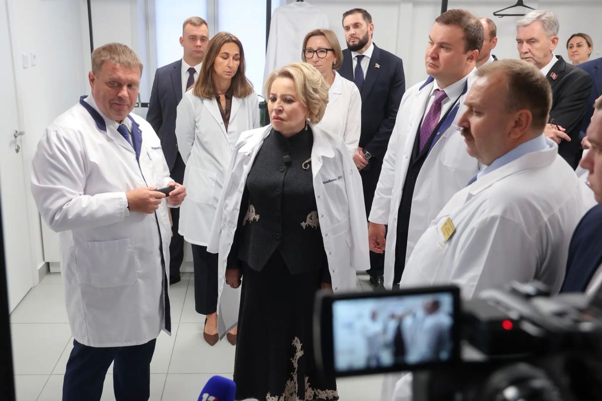 Председатель Совета Федерации Валентина Ивановна Матвиенко встретилась с участниками СВО в Госпитале для ветеранов войн, который в прошлом году был открыт при поддержке Правительства России Председатель Совета Федерации Валентина Ивановна Матвиенко встретилась с участниками СВО в Госпитале для ветеранов войн, который в прошлом году был открыт при поддержке Правительства России