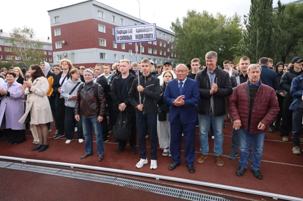 Сегодня по традиции посетил торжественную линейку в Сибирском государственном университете физической культуры и спорта Сегодня по традиции посетил торжественную линейку в Сибирском государственном университете физической культуры и спорта