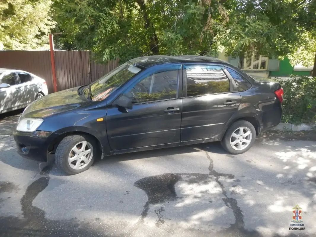 Сотрудники полиции раскрыли угон двух автомобилей: подозреваемые повредили машины при попытке скрыться с места происшествия Сотрудники полиции раскрыли угон двух автомобилей: подозреваемые повредили машины при попытке скрыться с места происшествия