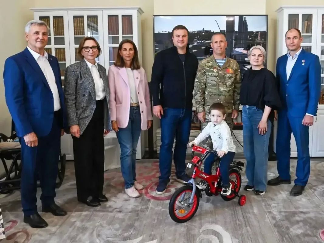 Виталий Хоценко посетил Кормиловский и Калачинский районы Виталий Хоценко посетил Кормиловский и Калачинский районы