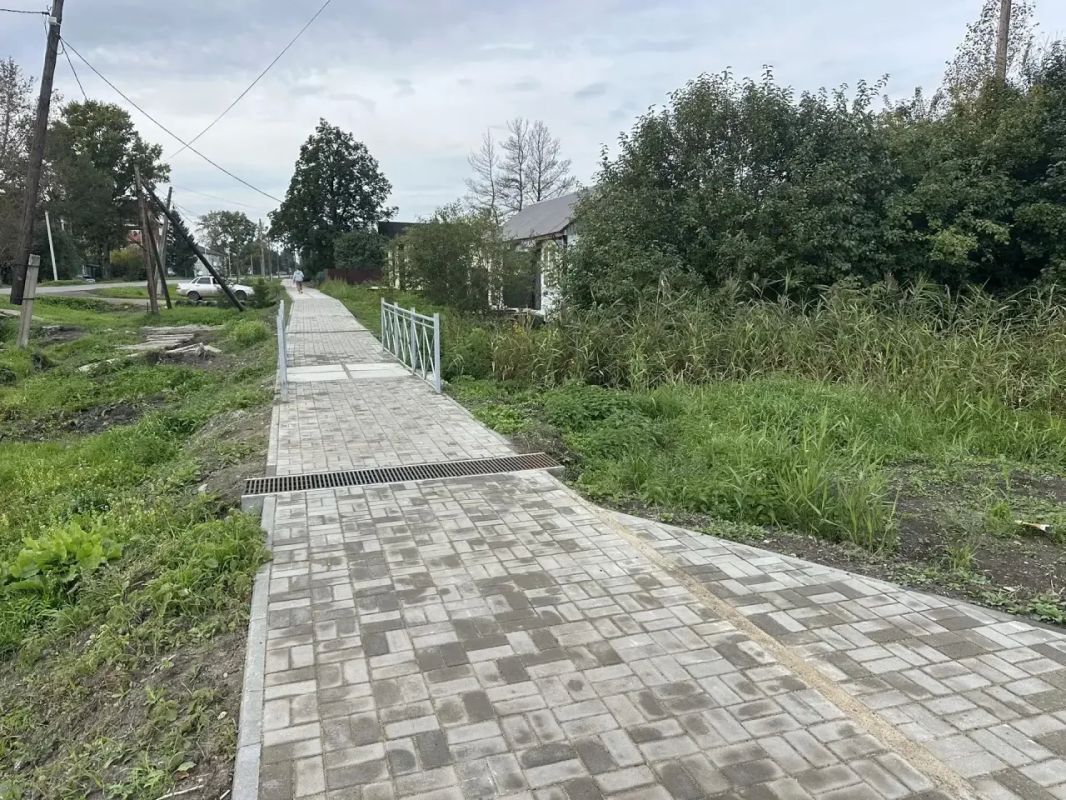 В Омской области по иску прокуратуры района администрация обустроила тротуары В Омской области по иску прокуратуры района администрация обустроила тротуары