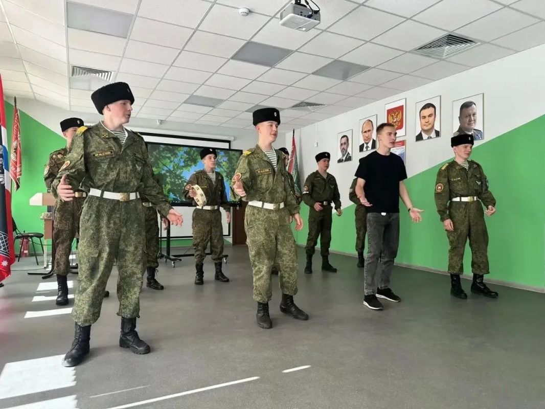 Кадеты Казачьего кадетского корпуса имени Маршала Советского Союза Д. Т. Язова провели финальные сборы и репетиции Кадеты Казачьего кадетского корпуса имени Маршала Советского Союза Д. Т. Язова провели финальные сборы и репетиции