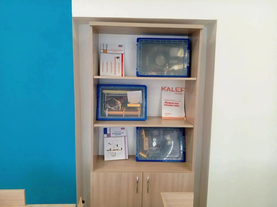 Более 200 школ в Омской области получили новое оснащение предметных кабинетов перед началом нового учебного года Более 200 школ в Омской области получили новое оснащение предметных кабинетов перед началом нового учебного года