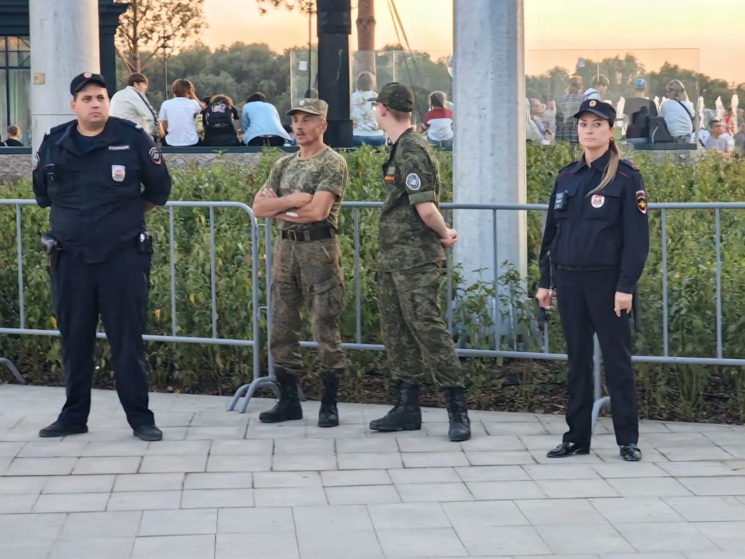 Воскресеный вечер многие омичи проводят на Омской крепости Воскресеный вечер многие омичи проводят на Омской крепости