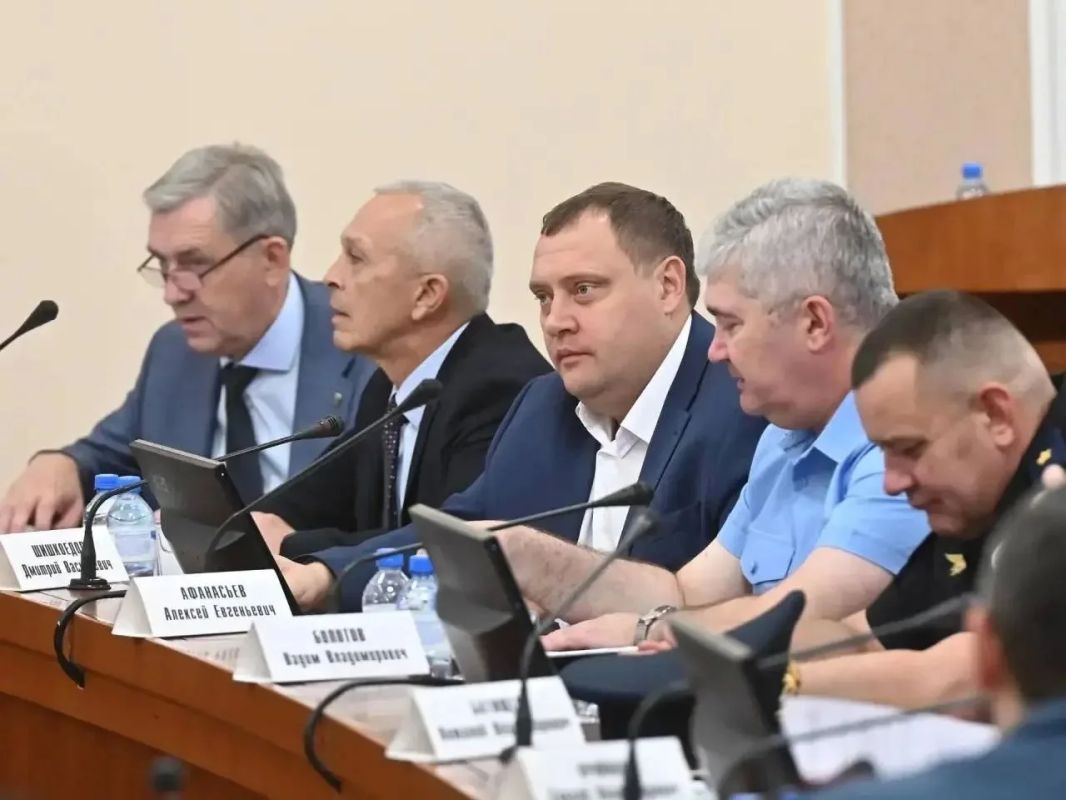 Виталий Хоценко провёл заседание антитеррористической комиссии Виталий Хоценко провёл заседание антитеррористической комиссии