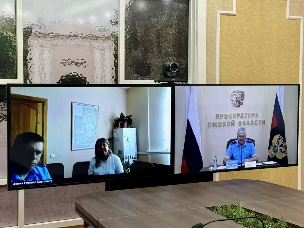 Прокурор Омской области Алексей Афанасьев провел личный прием жителей Большереченского района Прокурор Омской области Алексей Афанасьев провел личный прием жителей Большереченского района
