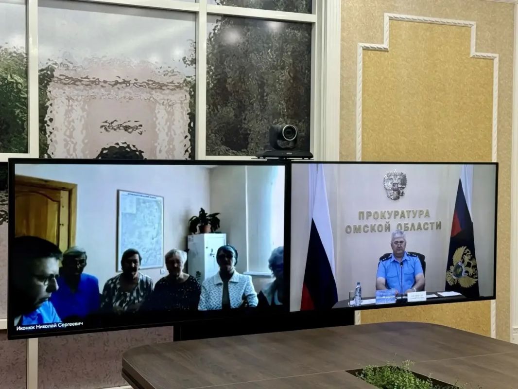 Прокурор Омской области Алексей Афанасьев провел личный прием жителей Большереченского района Прокурор Омской области Алексей Афанасьев провел личный прием жителей Большереченского района