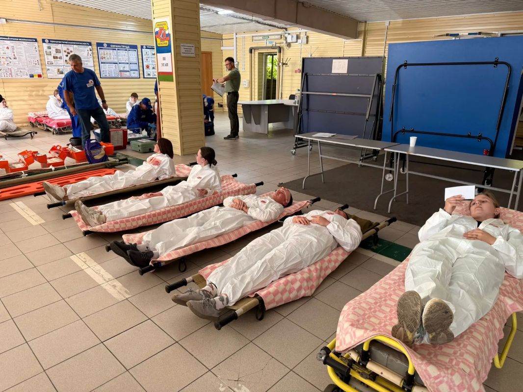 На учебном полигоне Территориального центра медицины катастроф состоялись зональные соревнования команд экстренных служб Омской области по теме: «Ликвидация последствий дорожно-транспортных происшествий» На учебном полигоне Территориального центра медицины катастроф состоялись зональные соревнования команд экстренных служб Омской области по теме: «Ликвидация последствий дорожно-транспортных происшествий»