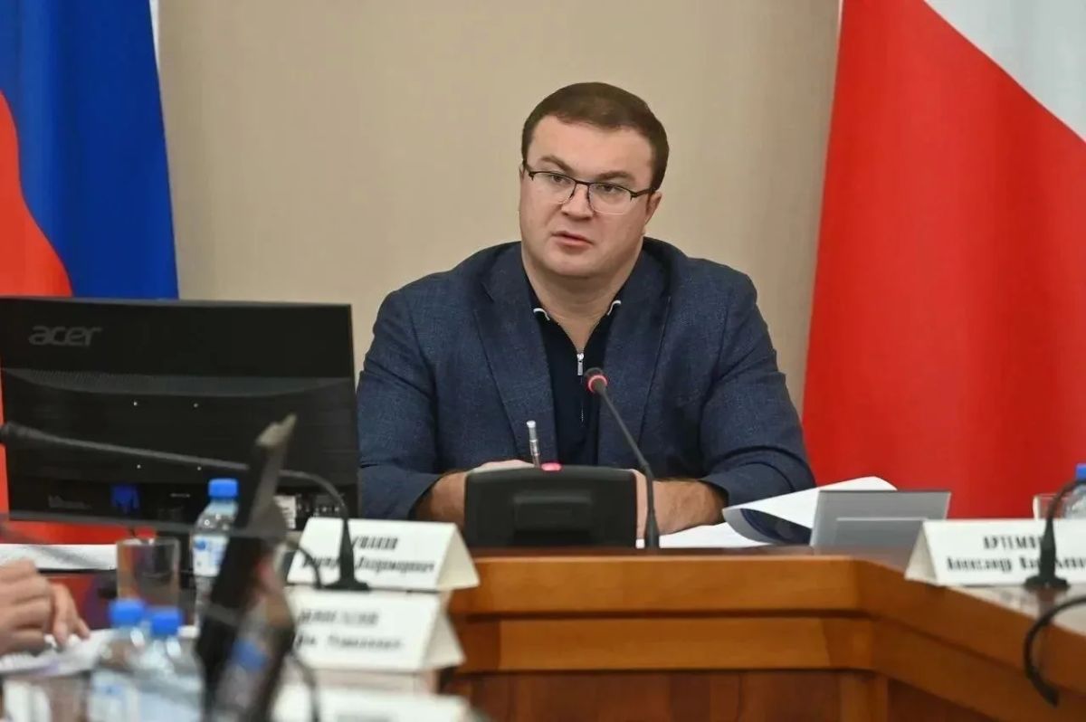 Виталий Хоценко поручил ускорить дорожный ремонт и подготовить регион к зиме