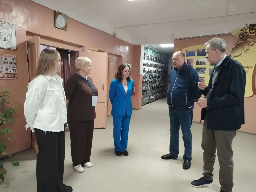 Сегодня в Элитовской средней общеобразовательной школе Москаленского района состоялась встреча школьников с ветеранами специальной военной операции Сегодня в Элитовской средней общеобразовательной школе Москаленского района состоялась встреча школьников с ветеранами специальной военной операции
