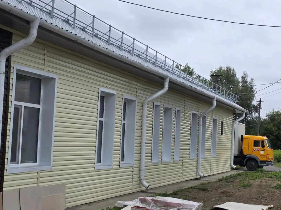 В поликлинике Нововаршавской ЦРБ продолжается капитальный ремонт В поликлинике Нововаршавской ЦРБ продолжается капитальный ремонт