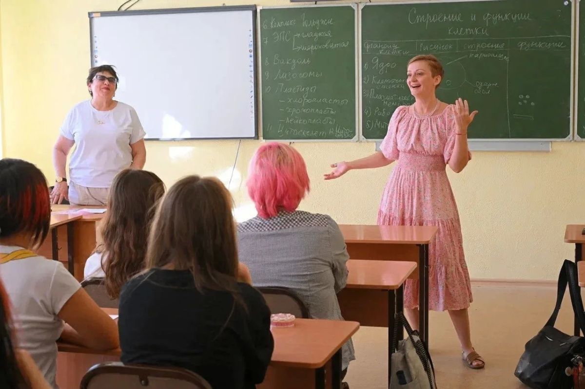Первый в новом учебном году «Демографический десант» высадился в Омском музыкально-педагогическом колледже Первый в новом учебном году «Демографический десант» высадился в Омском музыкально-педагогическом колледже