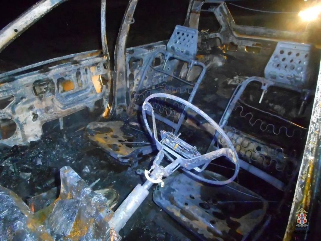 Омич сжёг машину знакомого после конфликта Омич сжёг машину знакомого после конфликта