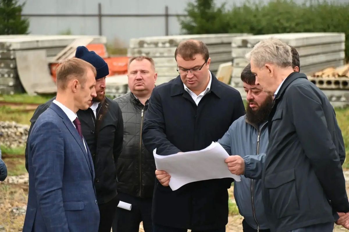 Виталий Хоценко проверил темпы строительства школы в микрорайоне «Ясная Поляна» Виталий Хоценко проверил темпы строительства школы в микрорайоне «Ясная Поляна»
