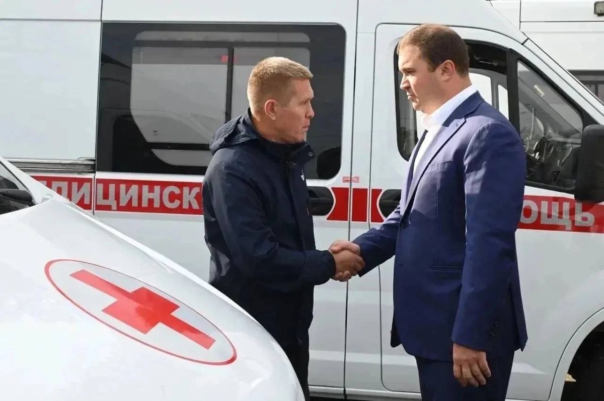 Омской службе скорой помощи передали 12 новых автомобилей Омской службе скорой помощи передали 12 новых автомобилей