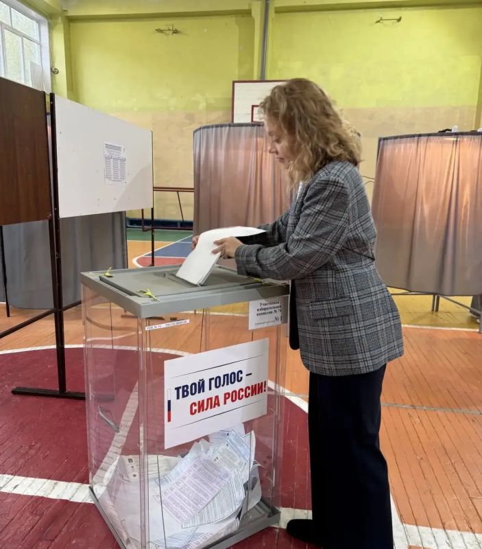 Сделала свой выбор! Сегодня с утра проголосовала на избирательном участке Сделала свой выбор! Сегодня с утра проголосовала на избирательном участке