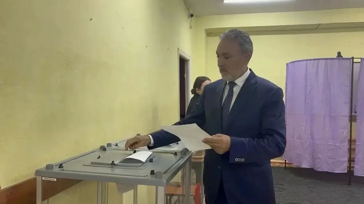 В Омской области продолжается голосование на выборах депутатов Госдумы и Законодательного Собрания В Омской области продолжается голосование на выборах депутатов Госдумы и Законодательного Собрания