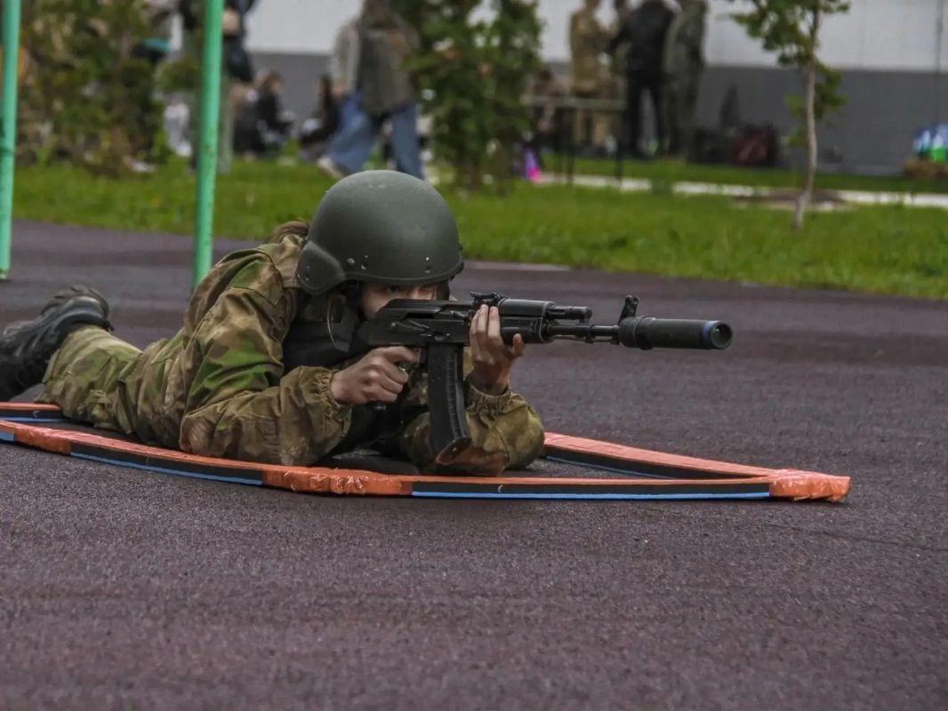 В Омске прошла военизированная эстафета для курсантов военно-патриотических клубов
