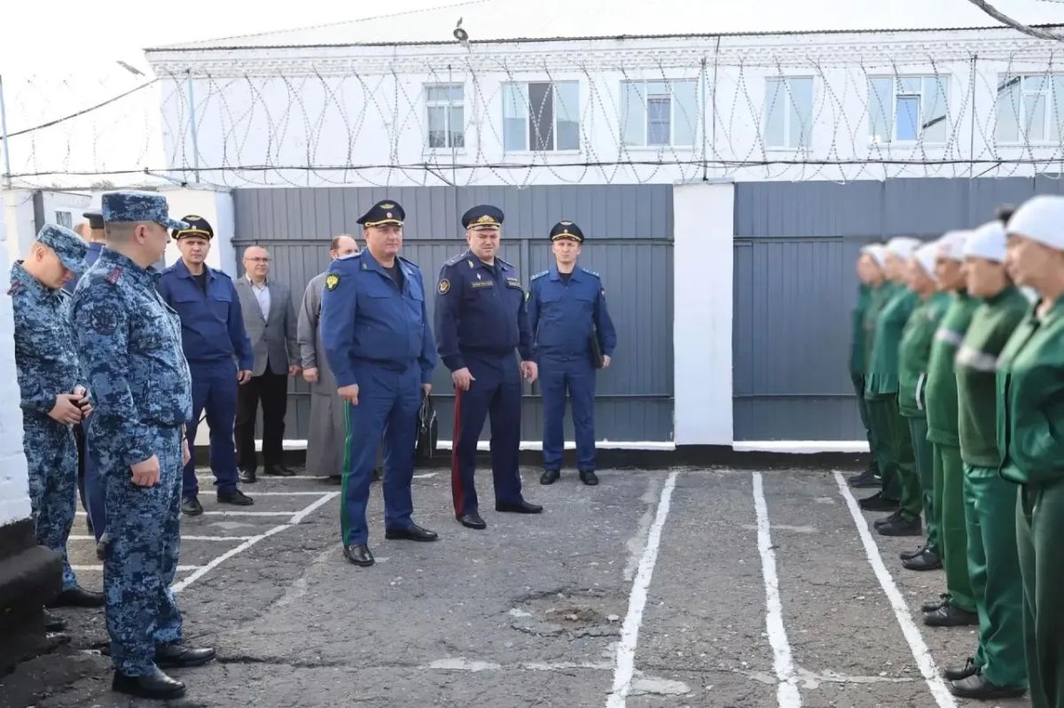 Первый заместитель прокурора Омской области Андрей Хамошин проверил деятельность ФКУ КП-12 УФСИН России по Омской области Первый заместитель прокурора Омской области Андрей Хамошин проверил деятельность ФКУ КП-12 УФСИН России по Омской области