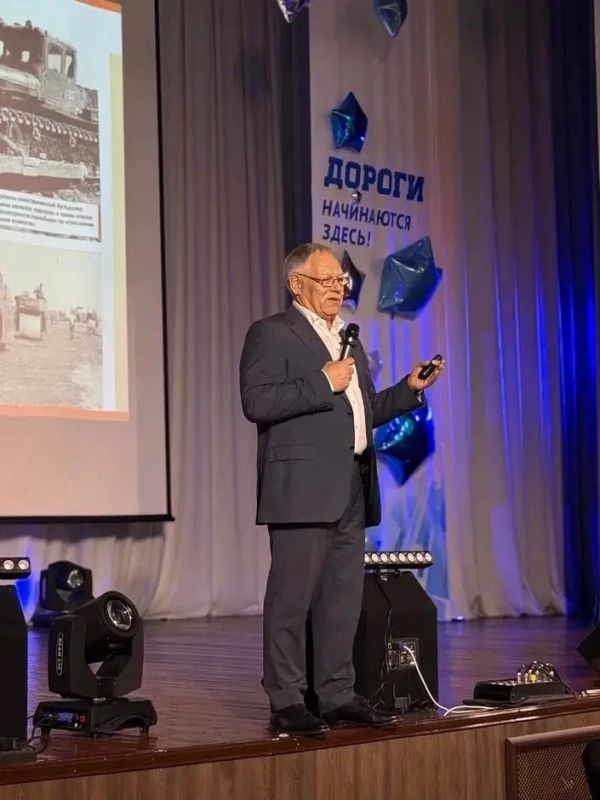 Виталий Хоценко: Сегодня в Омске руководитель «Автодора» Вячеслав Петрович Петушенко провел открытую лекцию о развитии современной дорожной инфраструктуры и крупных проектах для студентов нашего СибАДИ и учащихся дорожных... Виталий Хоценко: Сегодня в Омске руководитель «Автодора» Вячеслав Петрович Петушенко провел открытую лекцию о развитии современной дорожной инфраструктуры и крупных проектах для студентов нашего СибАДИ и учащихся дорожных...