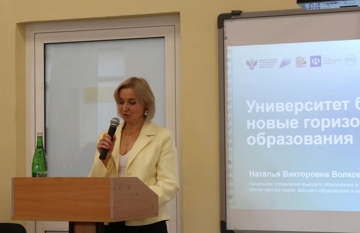 В Омске обсудили, как связать профориентацию школьников с кадровыми потребностями региона В Омске обсудили, как связать профориентацию школьников с кадровыми потребностями региона