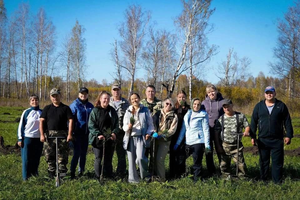 В Знаменском районе на выходных прошла большая посадка леса