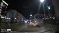 В социальных сетях размещалась видеозапись, на которой зафиксировано нарушение Правил дорожного движения водителем пассажирского автобуса ГАЗ: водитель, двигаясь по улице Лобкова, в районе дома № 17, допустил проезд на...