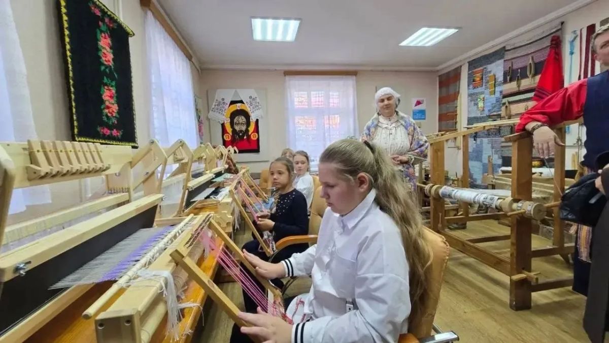 Виталий Хоценко: в Большеречье открылся детский культурный центр «Страна мастеров» Виталий Хоценко: в Большеречье открылся детский культурный центр «Страна мастеров»