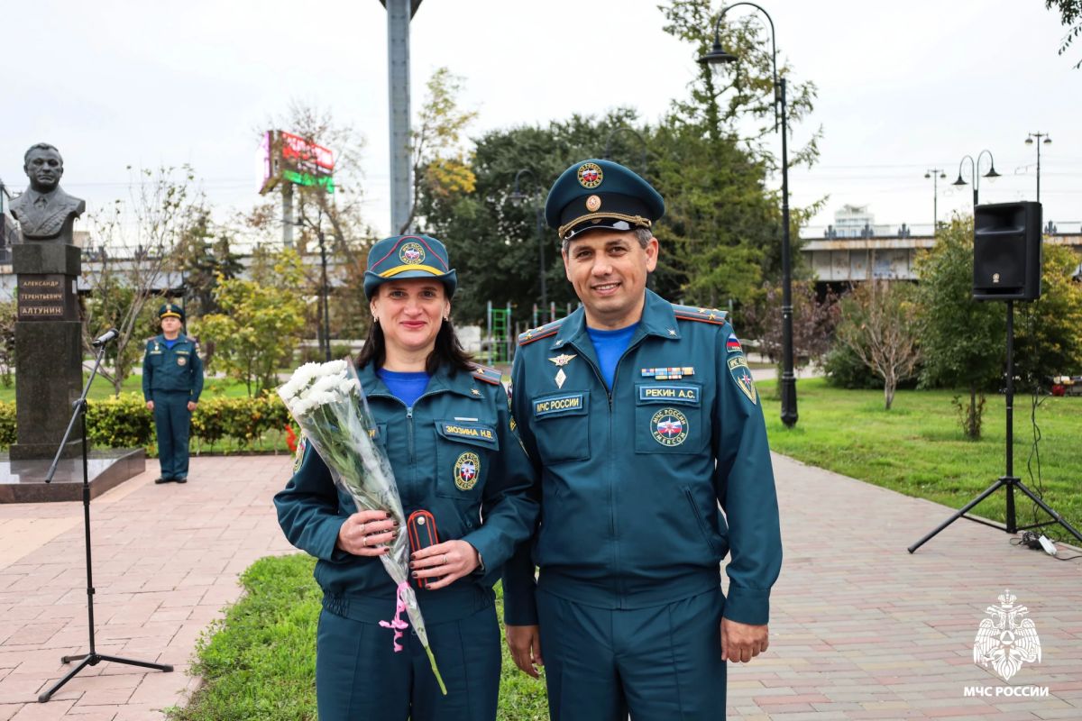 В Омске почтили память генерала армии Алтунина в преддверии Дня гражданской обороны В Омске почтили память генерала армии Алтунина в преддверии Дня гражданской обороны