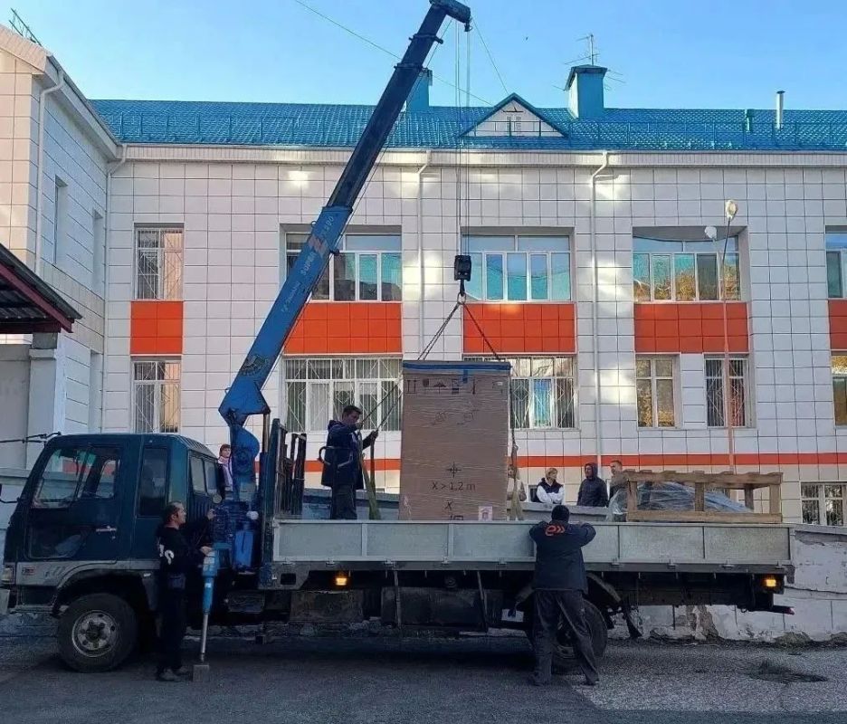 Городская детская клиническая больница №3 получила уникальное операционное оборудование - новый операционный микроскоп Tivato 700