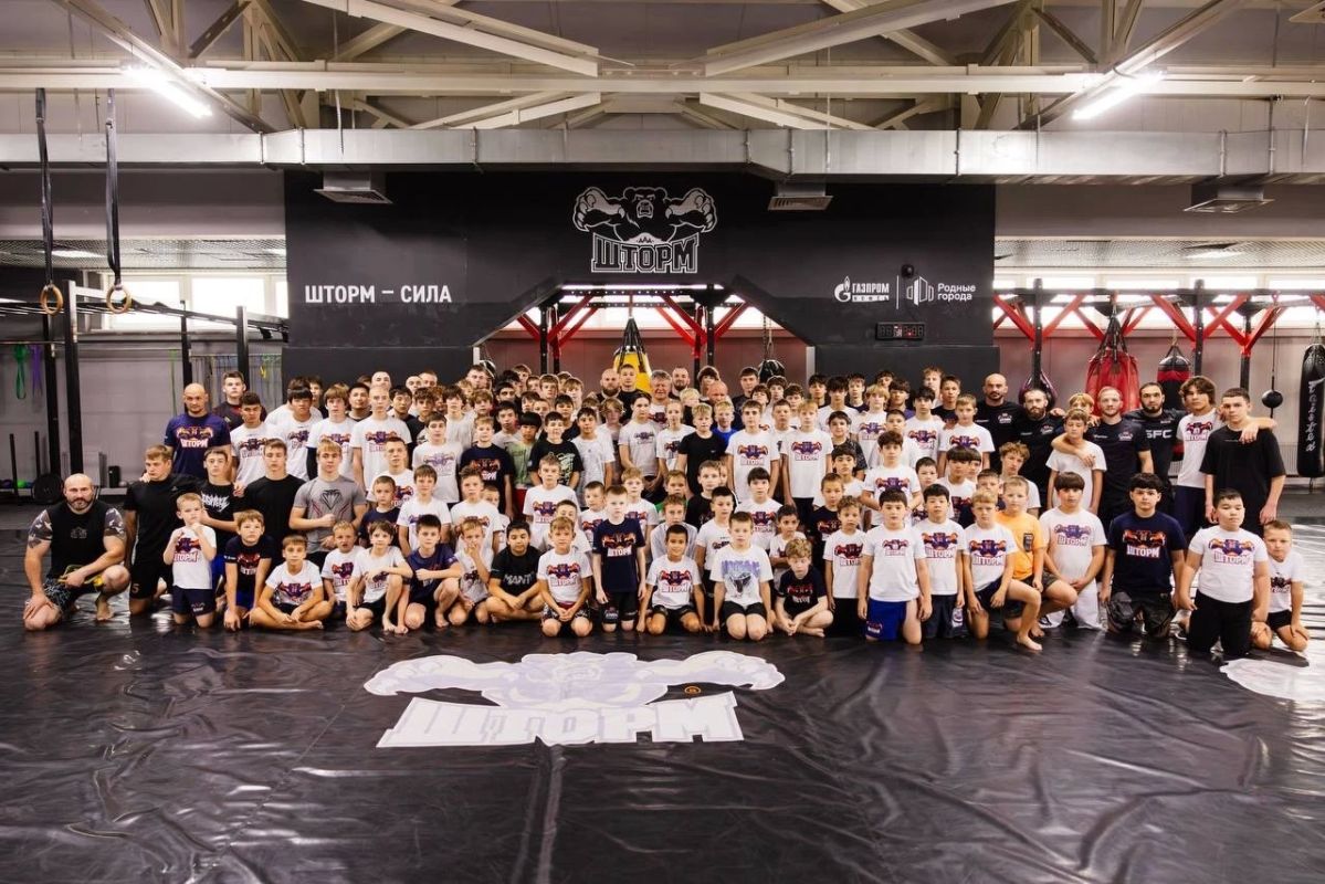 Первый чемпион UFC из России Олег Тактаров провел мастер-класс для воспитанников школы единоборств «ШТОРМ» Александра Шлеменко Первый чемпион UFC из России Олег Тактаров провел мастер-класс для воспитанников школы единоборств «ШТОРМ» Александра Шлеменко